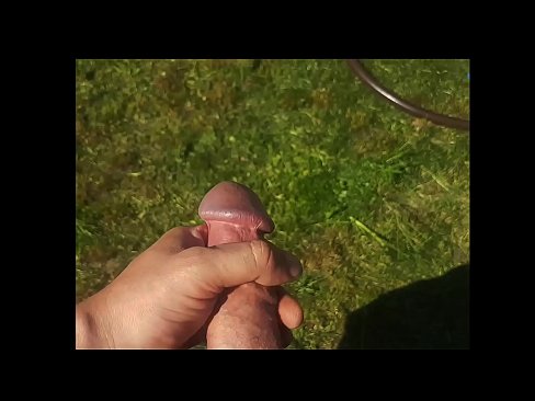 ❤️ Vruća zgodna jebe svoju ružičastu macu i svršava špricom u ljetnoj bašti ❤ Porno vk kod nas